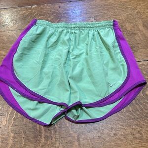 Nike women’s running shorts sz medium purple and lime green‎